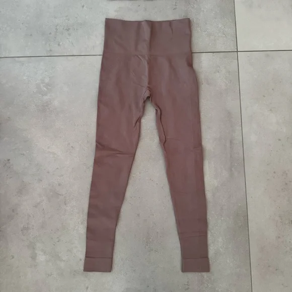 SET ACTIVE 2 PIECE WORKOUT SET - Picture 2 of 5